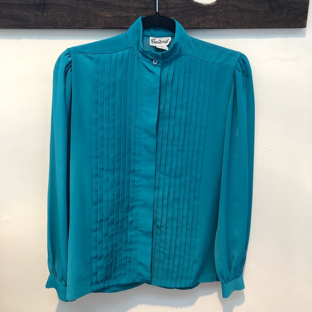 True Vintage tuxedo style secretary blouse peacock